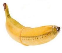 banana u kondomu imitira povećani kurac